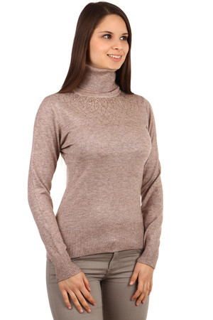 Elegant sweater with turtleneck and rhinestones. Material: 50% viscose, 25% polyester, 20% polyamide, 5% nylon