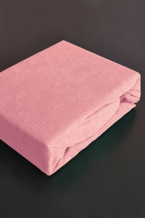 Terry bed sheet is pleasant to the touch and warm, suitable for year-round use. Material: 80% cotton, 20% polyester