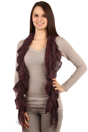 Beautiful pleated scarf with fringes and pompons. Material: 100% acrylic.