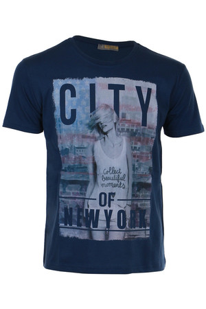 Men's t-shirt with modern print. Short sleeve. Material: 95% cotton, 5% polyester