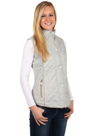 Ladies sport, quilted vest with zipper. Suitable for spring / autumn. Material: 100% nylon + 100% chemical fiber