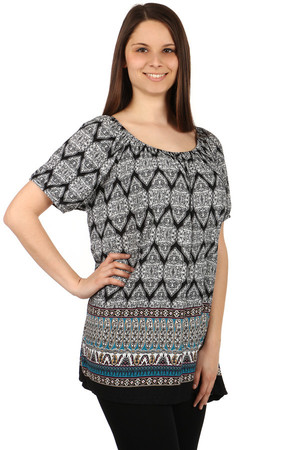Comfortable free patterned t-shirt. Free cut suitable for full body. Material: 95% viscose, 5% elastane. Import: Italy