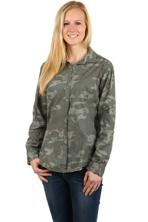 Women's comfortable shirt for buttons. Sleeves can be adjusted to 3/4 length. Camouflage pattern. Import: Italy Material: 95%