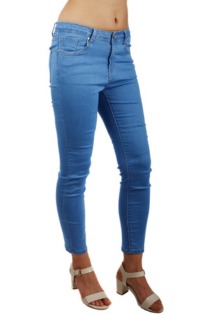 Women's jeans 7/8 pants. Front and rear pockets. Narrow cut, low waist. Material: 68% cotton, 30% polyester, 2% elastane.