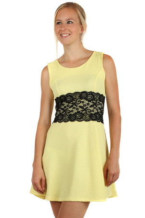 Patterned dresses, lace and decoration strap. Choose from several interesting colors. Material: 95% polyester, 5% elastane