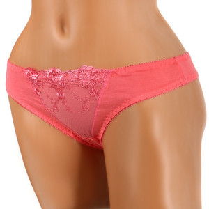 Cotton thong with embroidery. Material: 95% cotton, 5% elastane