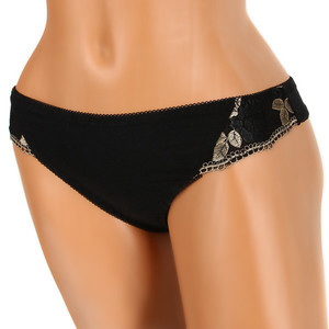 Thong with embroidery on the sides. Material: 95% cotton, 5% elastane.