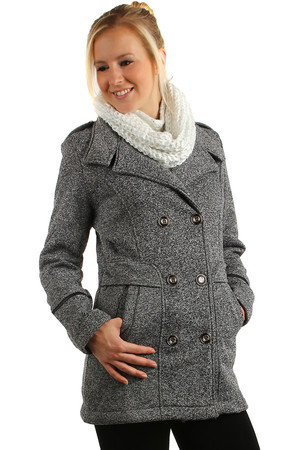 A warm knitted tunnel that tunes every outfit. Many color designs. Material: 100% polyester.