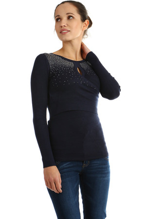 Multi-layered sweater with rhinestones. Material: 50% viscose, 50% nylon.
