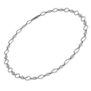 Interesting necklace made of surgical steel. Dimensions: length 51cm, mesh length 1.4cm, mesh width 1cm.