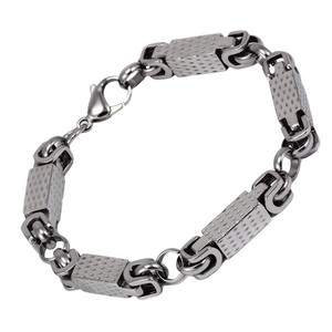 Elegant surgical steel bracelet. Dimensions: width 7mm, mesh length 32mm, thickness 7mm, length 24.5cm