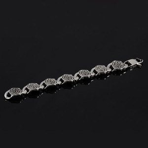 Massive decorated surgical steel bracelet. Dimensions: width 22mm, mesh length 32mm, thickness 4mm, length 22cm