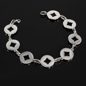 Surgical steel bracelet made of circular elements. Dimensions: length 17,20,23cm, width 17mm, mesh length 22mm, thickness 2mm