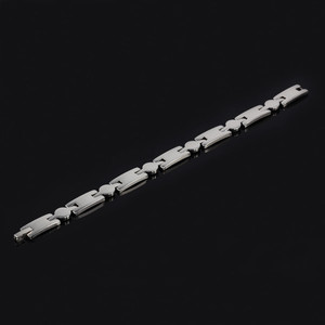 Elegant surgical steel bracelet Dimensions: width 9mm, mesh length 20mm, thickness 2mm, length 19,5cm