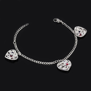 Bracelet made of surgical steel with colored hearts. Dimensions: length adjustable 17.5-21.5cm, width 3mm, heart 18x15mm,
