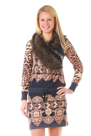 Knitted dresses have a distinctive pattern and fur. Rhinestones and rivets are decorated at the front. Drawstring elastic