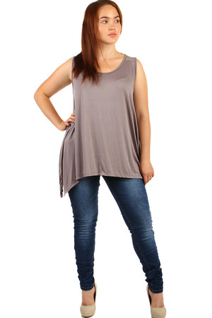 Women's Solid Color Top. Top of back with lace in top color. Round neckline. Asymmetrical, free cut is also suitable for a
