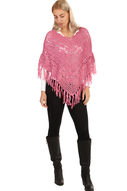 Women's knitted poncho with fringes