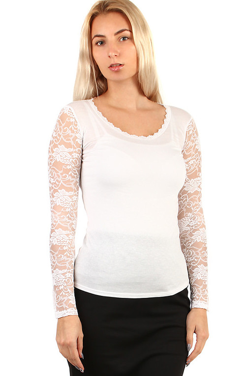 Women's t-shirt with lace sleeves