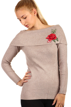 Stylish ribbed sweater with embroidery. Material: 60% cotton, 25% cashmere, 5% wool, 10% elastane.
