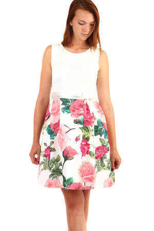 Women's formal dresses with a cut and floral print and ribbon at the waist. Material: 95% polyester, 5% elastane Import: