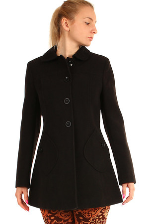 Short woolen coat with distinctive pockets. Modern A-line cut. Button fastening. Suitable for winter. Material: 80% wool, 20%