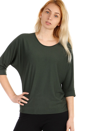 Women's Asymmetric T-shirt with 3/4 sleeve. Free cut. Material: 85% viscose, 10% nylon, 5% elastane Import: Italy