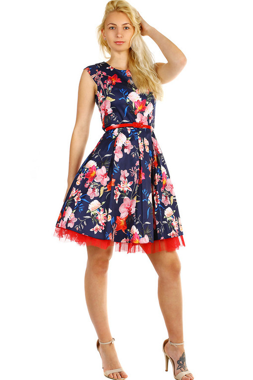 Women's retro dress with floral pattern