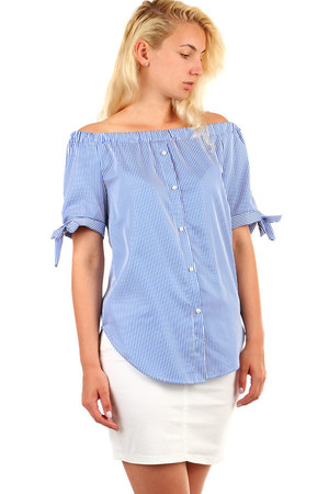 Women's striped blouse with adjustable carmen neckline and short sleeves. Button fastening. Material: 95% cotton, 5%