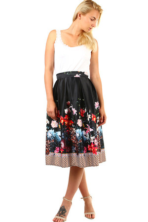 Women's folded midi skirt with floral print. Shiny - satin imitation. Zip fastening. Material: 50% polyester, 50% cotton.