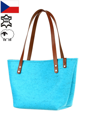 Practical women's bag made of natural felt. Handmade. The handbag has thermal insulation properties due to the material used.