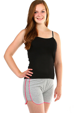 Sporty women's cotton shorts with higher seven and distinctive trim. Material: 95% cotton, 5% elastane Import: Turkey