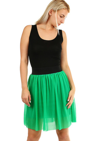 Women's short green skirt with elastic waist. The skirt has a petticoat. Material: 95% polyester, 5% elastane. Import: Italy
