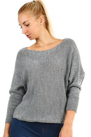 Women's short sweater with bat sleeves and a decorative bow on the back. The sleeves are slightly shortened. Material: 100%