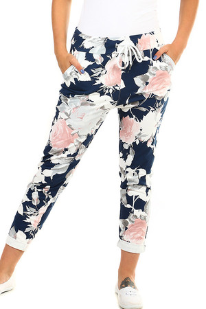 Women's slim cotton sweatpants in a cropped length, with a floral pattern. Drawstring waistband. Material: 95% cotton, 5%