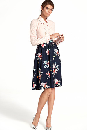 Ladies knee-length flowered skirt. Higher waist and zip fastening on the back. Suitable for everyday wear to work and leisure