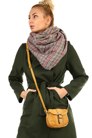 Maxi scarf with checkered pattern square shape made of warm material suitable for cold weather warm, pleasant material the