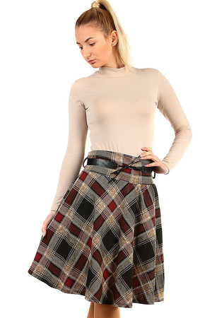 Ladies knitted skirt with check pattern. Suitable for spring, autumn and winter wear. knee length flexible waistband for