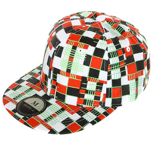 Cap with trendy print across the entire surface. Size - Circumference: S - 57cm M - 58cm L - 59cm Material: 100% acrylic
