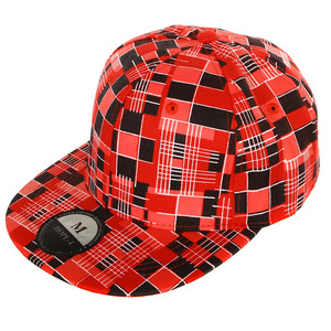 Cap with trendy print across the entire surface. Size - Circumference: S - 57cm M - 58cm L - 59cm Material: 100% acrylic