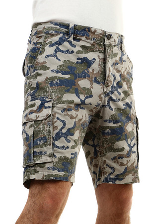 Men's camouflage shorts with pockets in length above the knees firm waist with zip fastening and button they have a total of