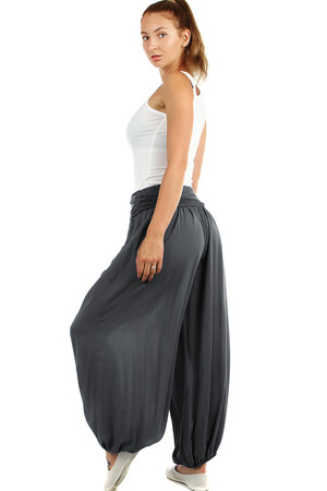 Comfortable women's single-colored harem pants. Suitable for summer. Material: 100% viscose Import: Italy