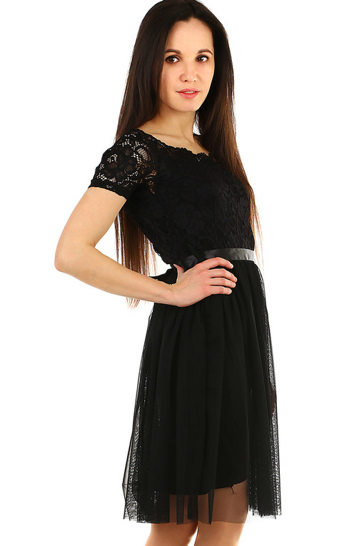Evening dress with lace