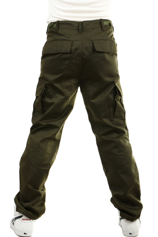 Men's trousers with pockets