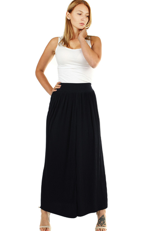 Summer pleated ladies skirt in maxi length ageless classic long length elastic rubber is sewn at the waist free cut that