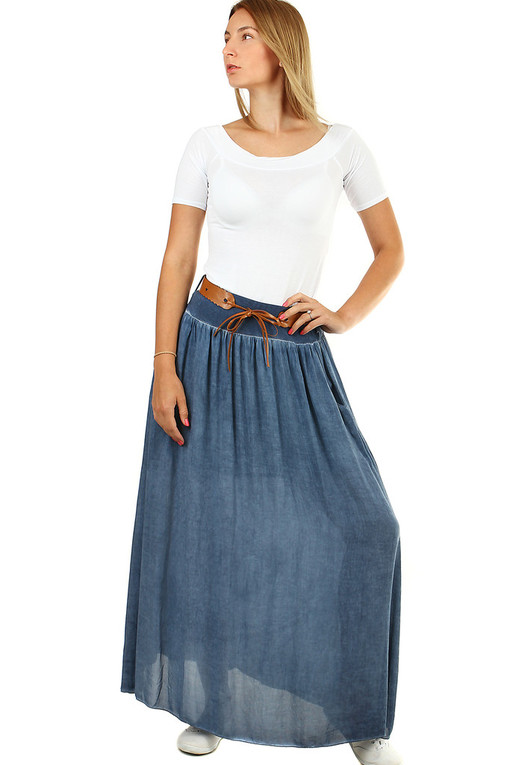 Romantic long skirt with belt