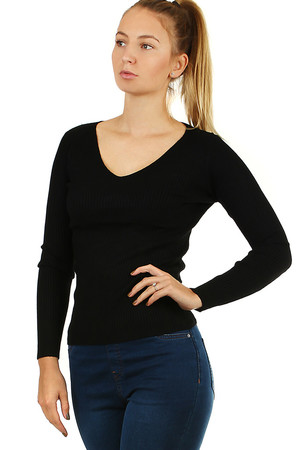 Nice women's sweater with long sleeves. monochrome knitwear medium length without closing V-shaped décolleté soft yarn is
