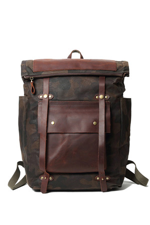 Medium rolling backpack in camouflage waterproof design the inner part of the backpack is completely lined reinforced