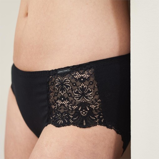 Women's organic cotton panties with lace