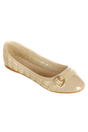 Modern ballerinas with decoration and shiny toe. Material: upper: leatherette, insole: synthetic material
